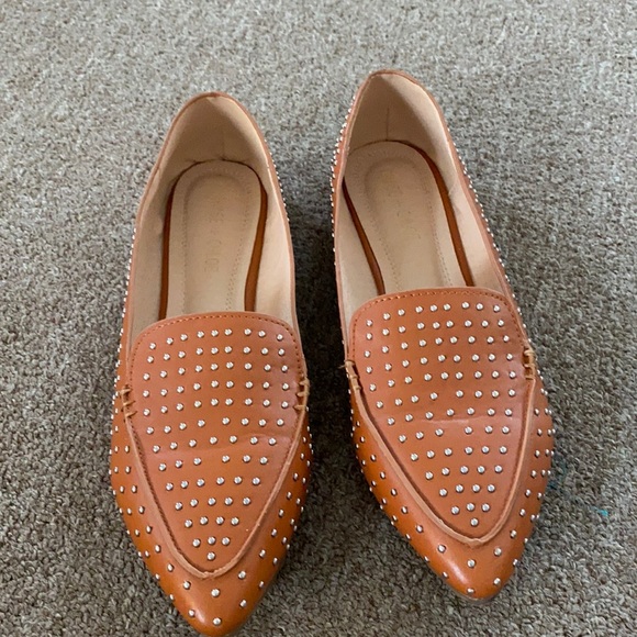 Cute flats for work! - Picture 1 of 2